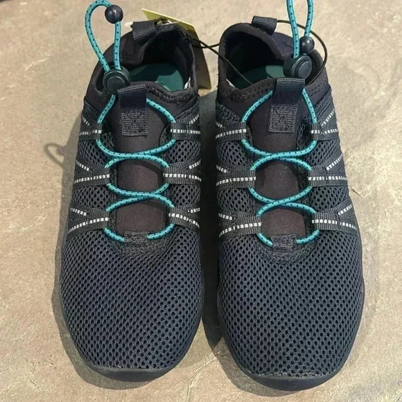 All In Motion Water shoes, mesh upper,bungee cord tie, pull tab,rugged sole - Picture 3 of 10